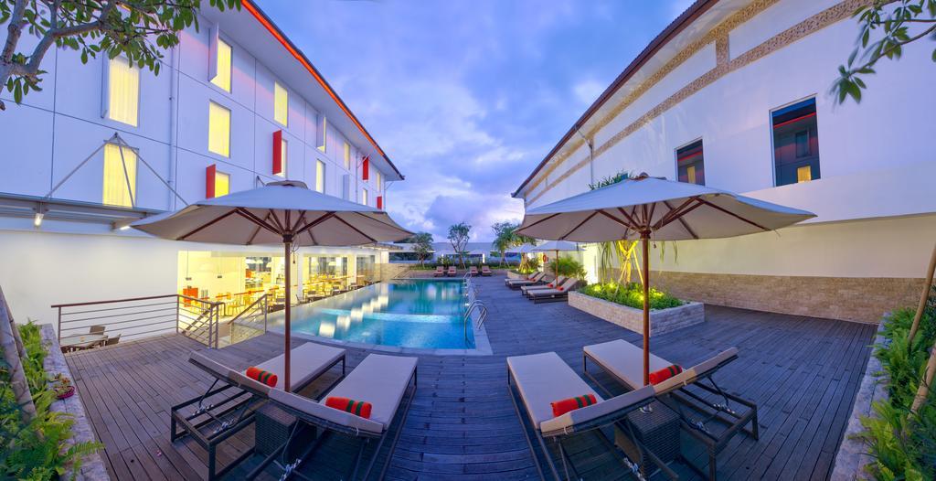 Harris Hotel And Conventions Dempassar Exterior foto