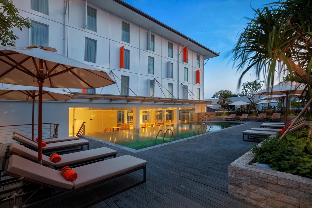 Harris Hotel And Conventions Dempassar Exterior foto