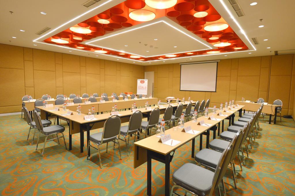 Harris Hotel And Conventions Dempassar Exterior foto