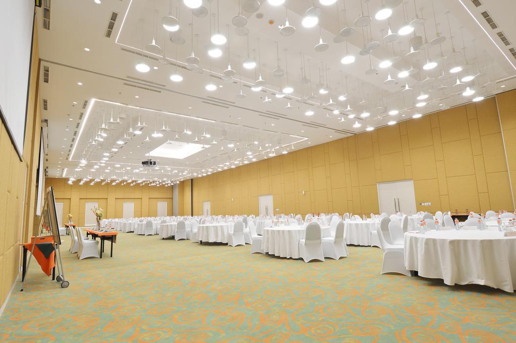 Harris Hotel And Conventions Dempassar Exterior foto