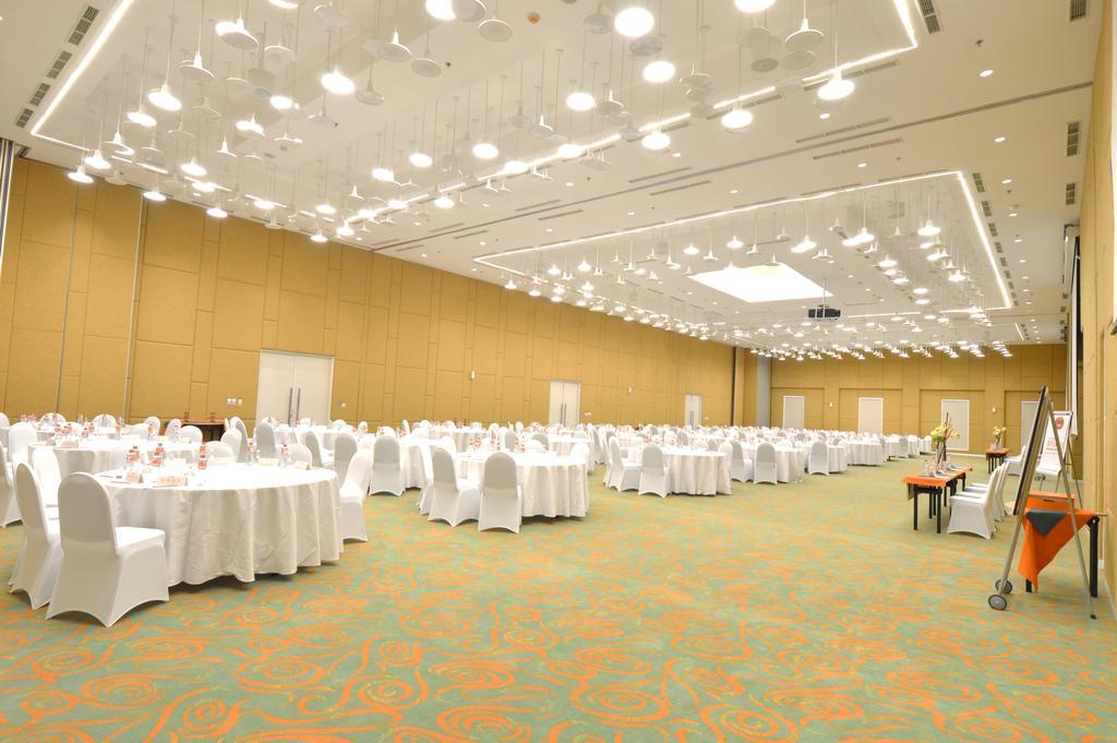 Harris Hotel And Conventions Dempassar Exterior foto