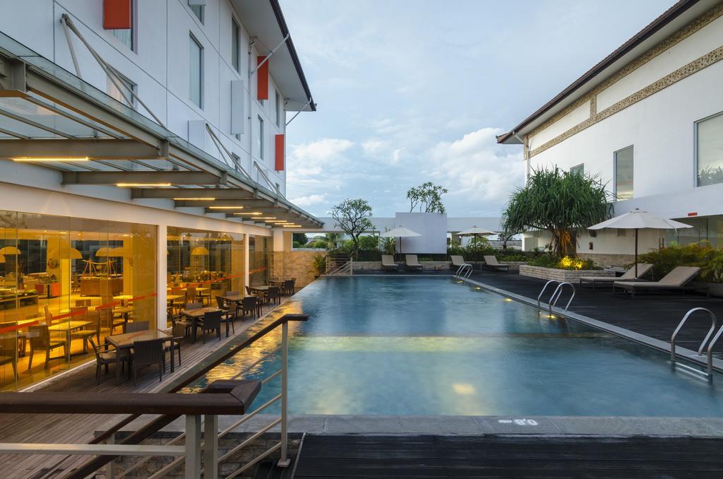 Harris Hotel And Conventions Dempassar Exterior foto