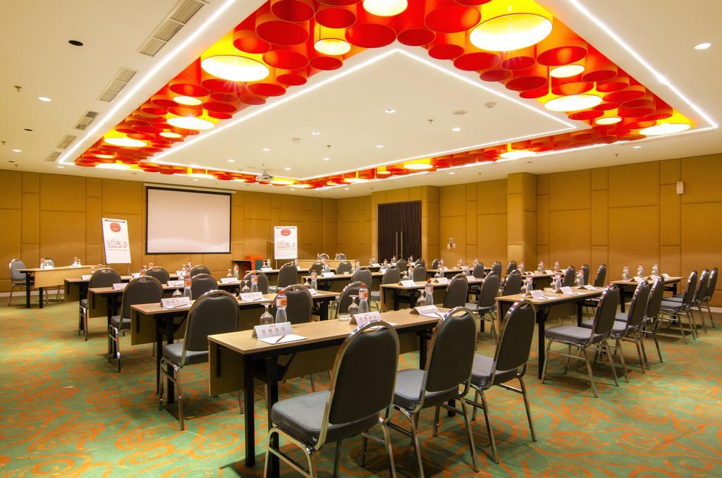 Harris Hotel And Conventions Dempassar Exterior foto