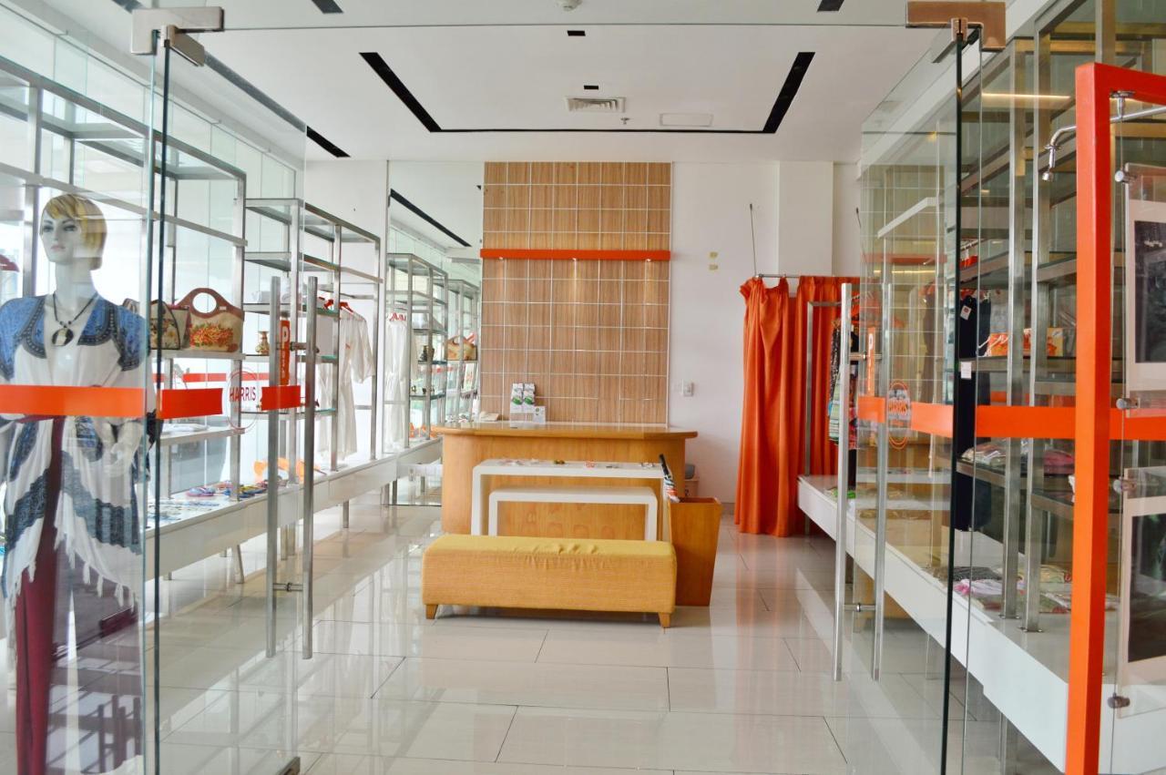Harris Hotel And Conventions Dempassar Exterior foto